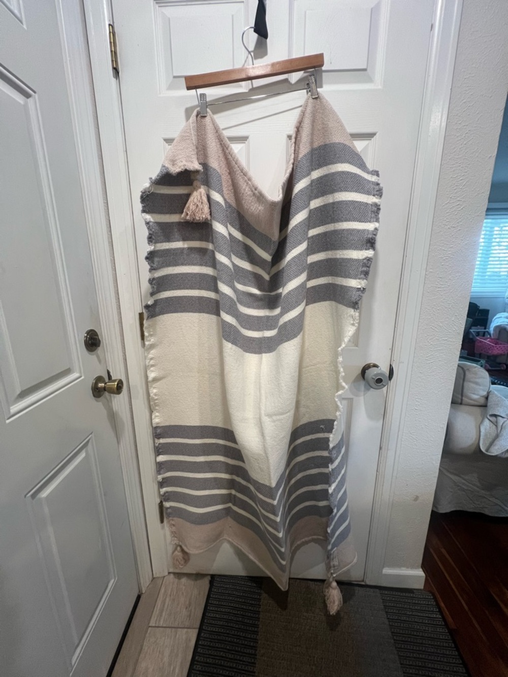 Coastal Stripe Tassel Throw Blanket - Cream & Gray